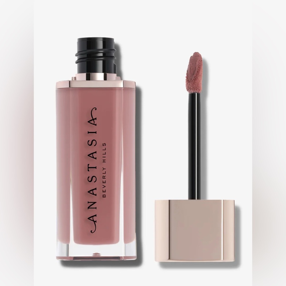 Anastasia Lip Velvet-Hush Rose/Mid-tone Rosy Pink with Neutral Undertones
